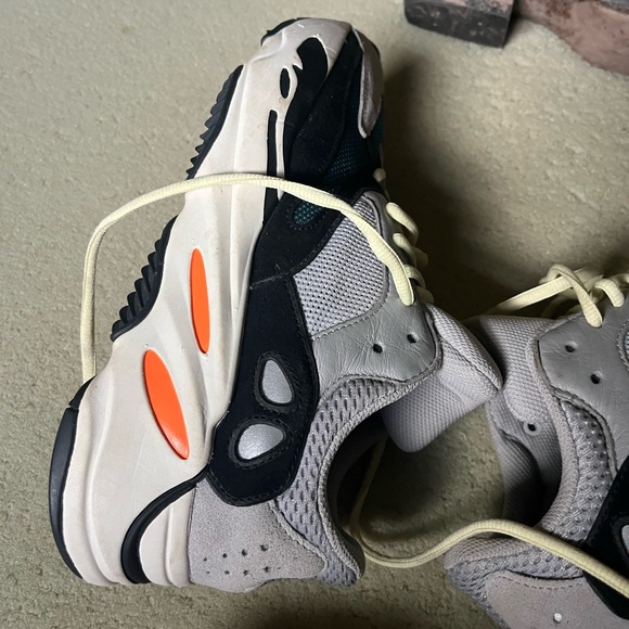 Adidas Yeezy Boost 700 B75571 Wave Runner Solid Grey Chalk White Black (Men's) - Picture 7 of 7